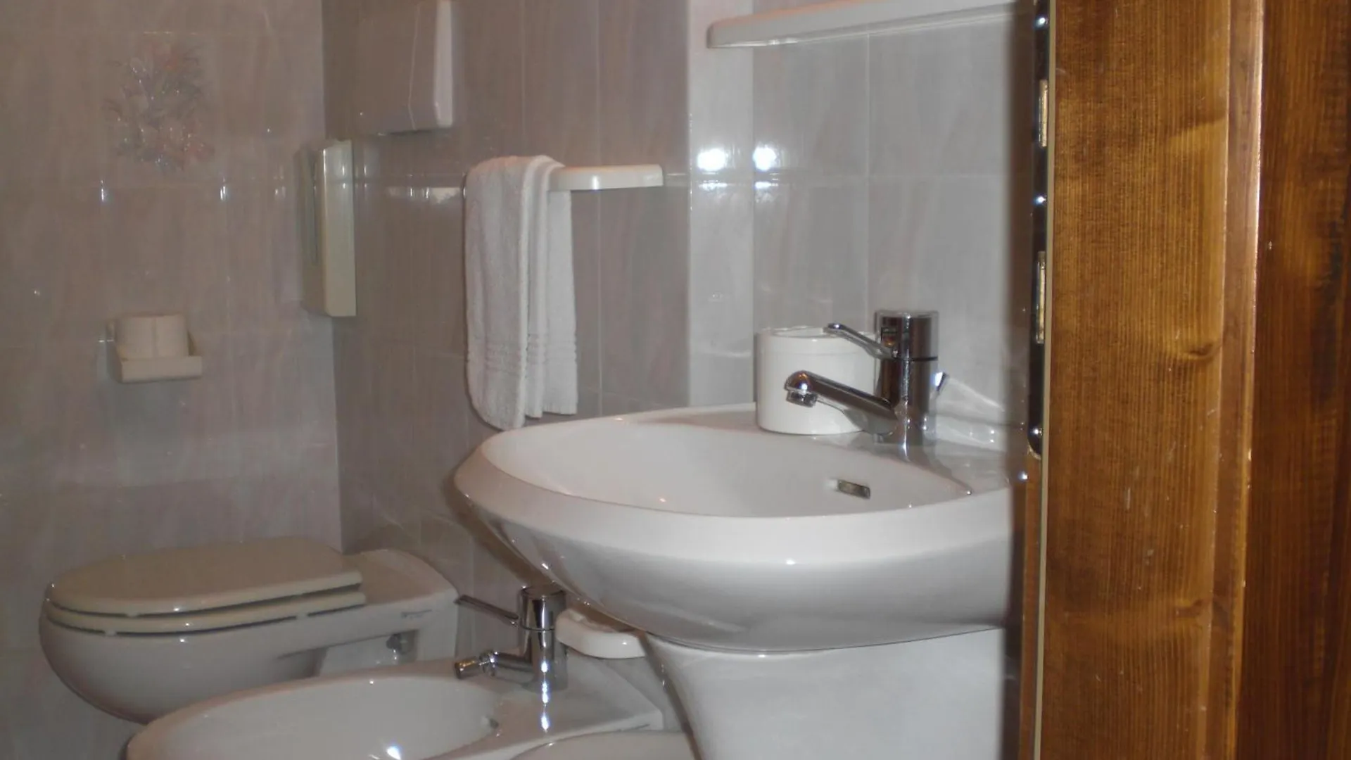 Hotel Edelweiss Passo del Tonale 3*,