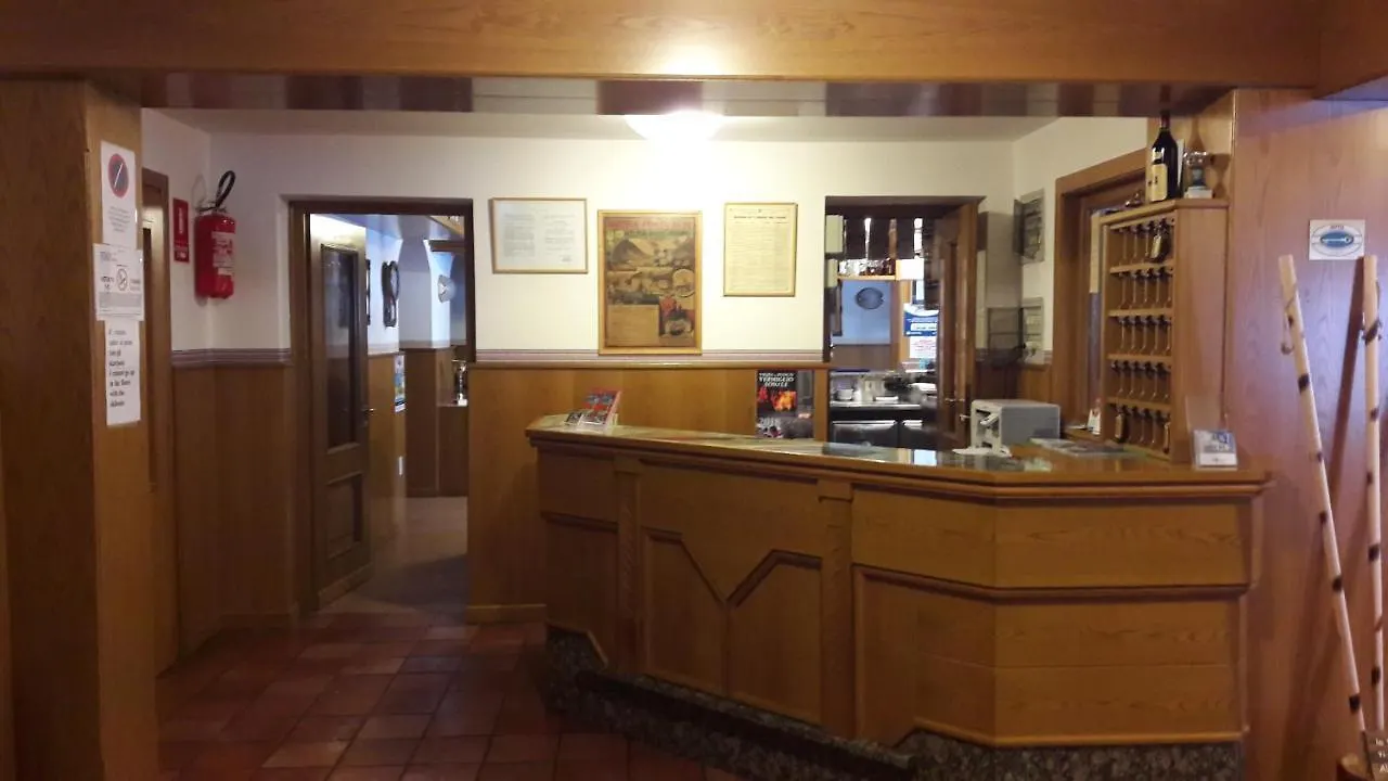 Hotel Edelweiss Passo del Tonale 3*,  Włochy